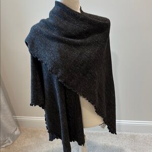 100% Alpaca wool Black Knit wrap